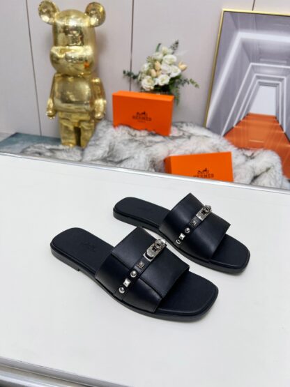 Hermès Spring/Summer new black flat sandals with 1cm heel height - Image 5