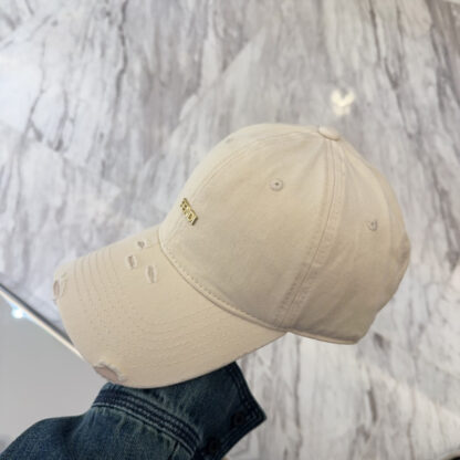 Fendi stylish simple baseball cap - Image 6