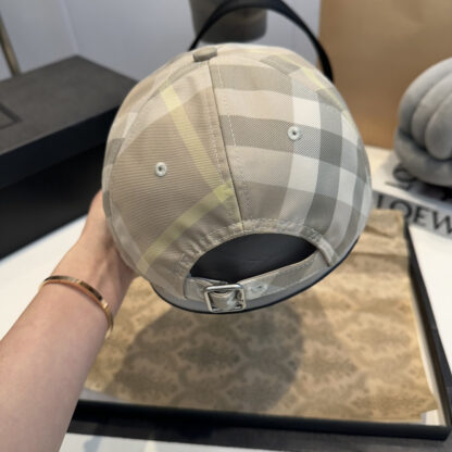 Burberry Simple Fashion Baseball Cap - Image 6