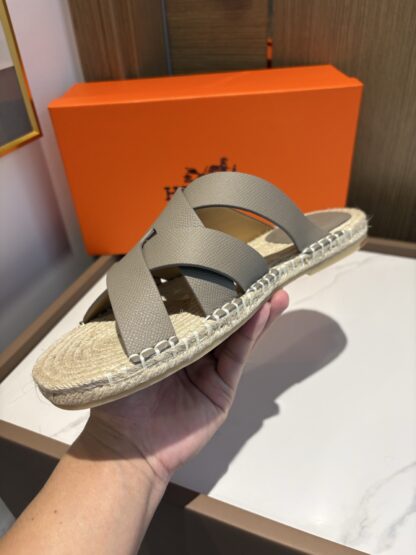 Hermès men's versatile, comfortable, non-slip gray casual slippers - Image 5