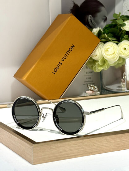 LOUIS VUITTON Fashion Sunglasses - Image 6