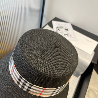 Burberry Bucket Hat Sunshade - Image 6