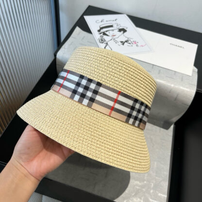 Burberry Bucket Hat Sunshade - Image 6