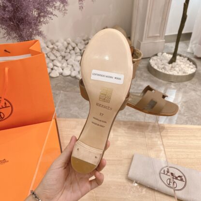 Hermès summer versatile classic gray-brown flat slippers - Image 3