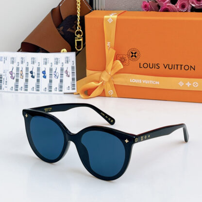LOUIS VUITTON Fashion Sunglasses - Image 6