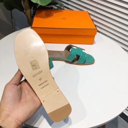 Hermès summer all-match light green flat slippers - Image 3