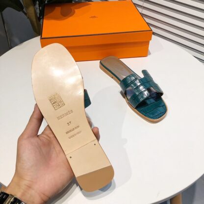 Hermès summer versatile blue-green flat slippers - Image 3