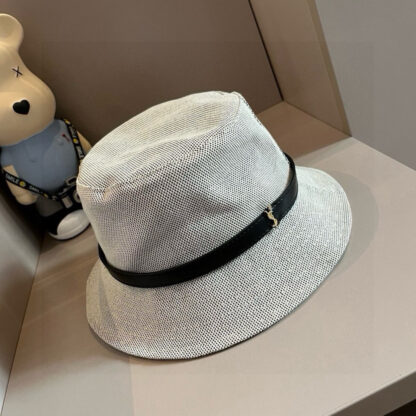 Saint Laurent bucket hat with belt - Image 5