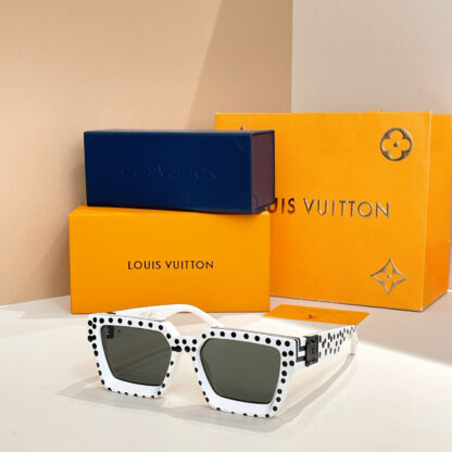 LOUIS VUITTON Fashion Sunglasses - Image 6