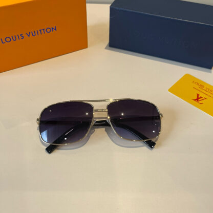 LOUIS VUITTON Fashion Sunglasses - Image 6