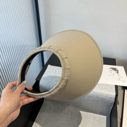 Prada new sunshade headband - Image 5