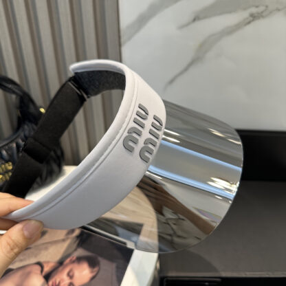 Miu Miu new lens hat - Image 6