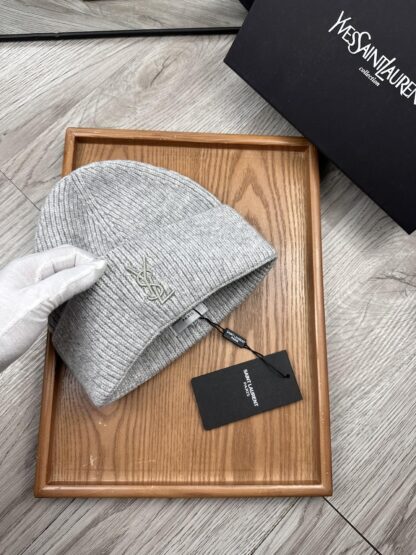 Yves Saint Laurent fine wool knitted hat - Image 5