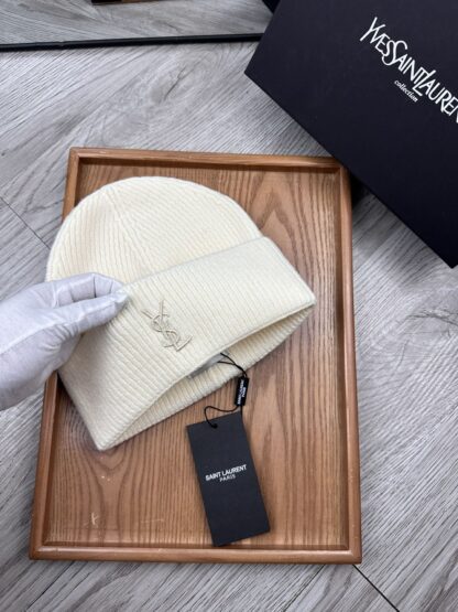 Yves Saint Laurent fine wool knitted hat - Image 5