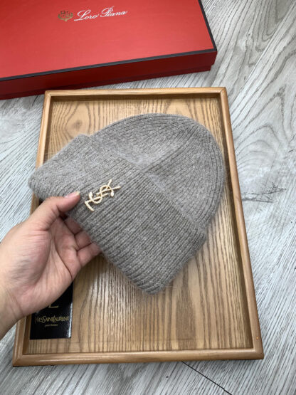Yves Saint Laurent fine wool knitted hat - Image 5