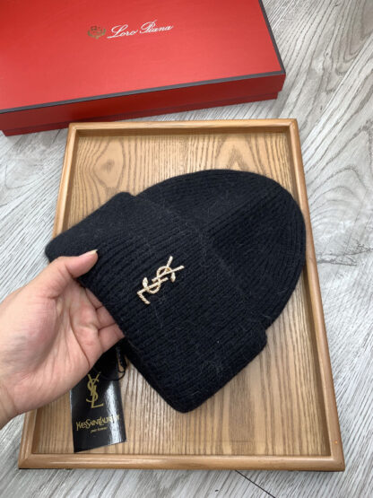 Yves Saint Laurent fine wool knitted hat - Image 5