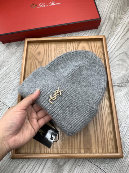 Yves Saint Laurent fine wool knitted hat - Image 5