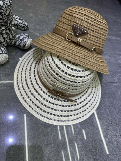 Prada's new hot-selling bucket hat - Image 5