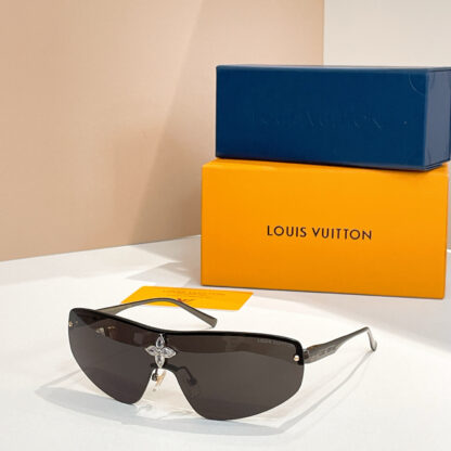 LOUIS VUITTON Fashion Sunglasses - Image 6