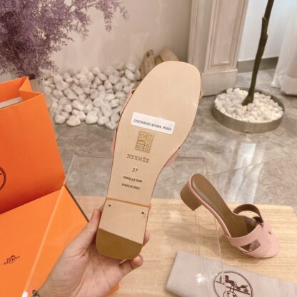 Hermès Palm Print Summer Classic Cowhide Pink Flat Slippers - Image 3