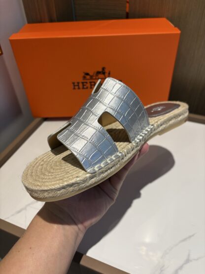 Hermes silver comfortable all-match non-slip breathable casual slippers - Image 5