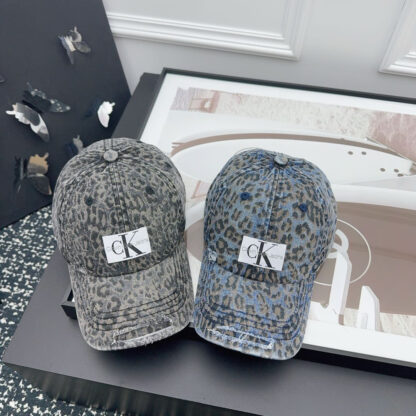 Calvin Kleinf leopard print baseball cap - Image 5