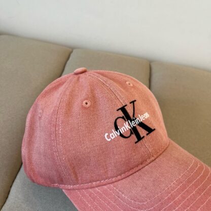 Calvin Kleinf stylish all-match baseball cap - Image 5