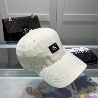 Calvin Kleinf stylish all-match baseball cap - Image 5
