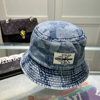 Calvin Kleinf stylish bucket hat - Image 5