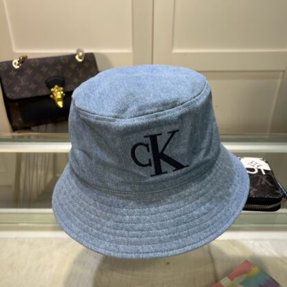 Calvin Kleinf stylish bucket hat - Image 5