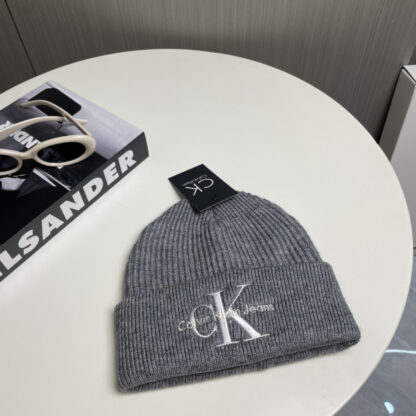 Calvin Kleinf fine wool knitted single hat - Image 5