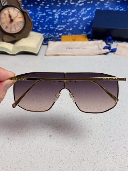 LOUIS VUITTON Fashion Sunglasses - Image 6