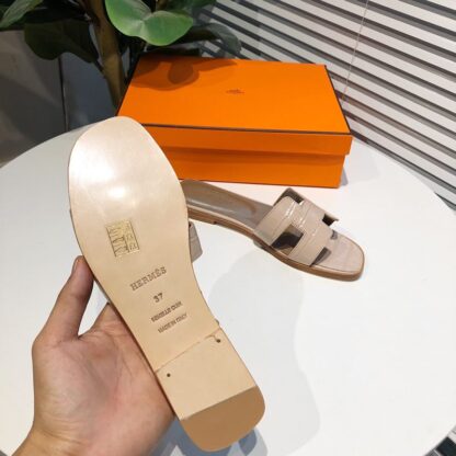 Hermès summer classic versatile crocodile pattern pink apricot flat slippers - Image 3