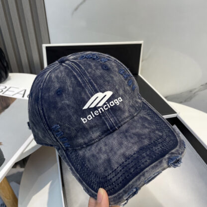 Balenciaga spring new hole casual baseball cap - Image 5
