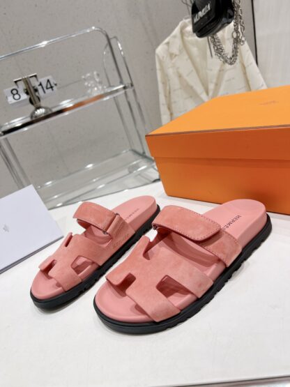 Hermès Spring and Summer New Pink Comfort Slippers - Image 5