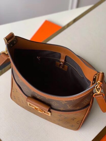 Louis Vuitton DISCOVERY gradient backpack - Image 5