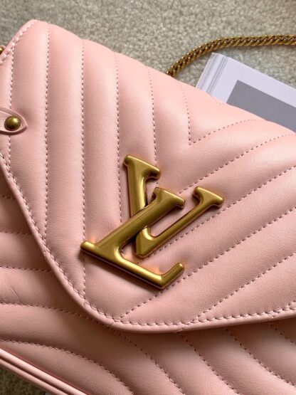 Louis Vuitton DISTRICT Small Messenger Bag - Image 5