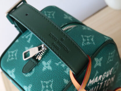 Louis Vuitton amier graphite canvas vanity bag - Image 5
