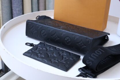 Louis Vuitton Gaston Wearable Wallet - Image 5