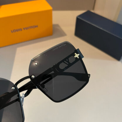 LOUIS VUITTON Fashion Sunglasses - Image 6