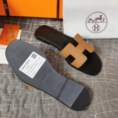 Hermes black and brown handmade slippers - Image 5