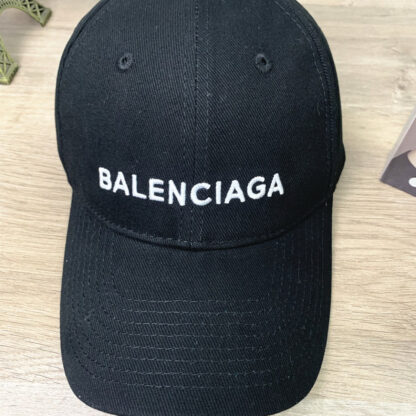 Balenciaga classic lettering embroidered baseball cap - Image 5