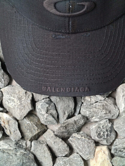 Balenciaga 10,000-stitch cap - Image 5