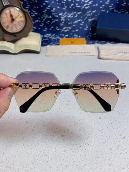 LOUIS VUITTON Fashion Sunglasses - Image 6