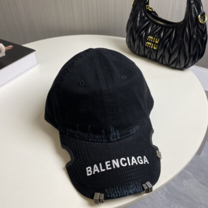 Balenciaga embroidered yuppie style baseball cap - Image 5