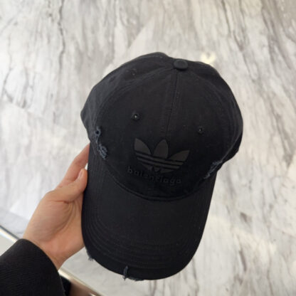 Balenciaga simple and stylish couple baseball cap - Image 5