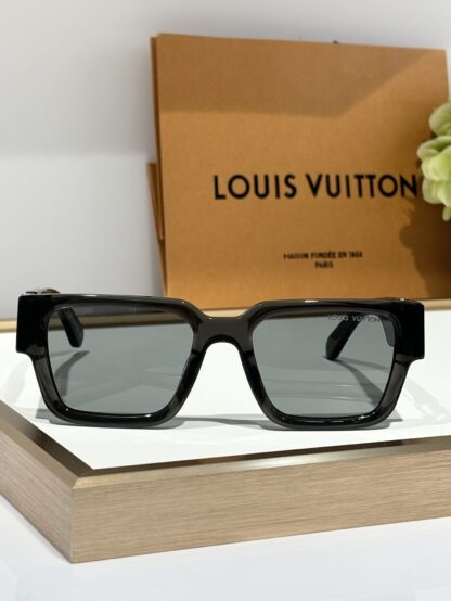 LOUIS VUITTON Fashion Sunglasses - Image 6