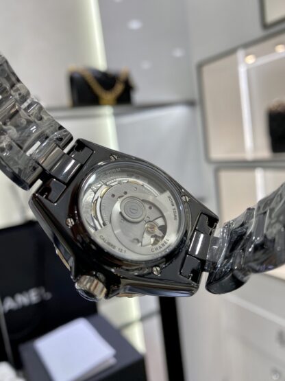 Chanel stylish and exquisite watches - Image 6