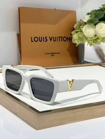 LOUIS VUITTON Fashion Sunglasses - Image 6