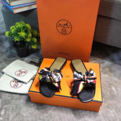 Hermès black palm print handmade leather slippers - Image 5